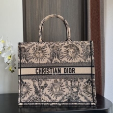 Christian Dior Shopping Bags